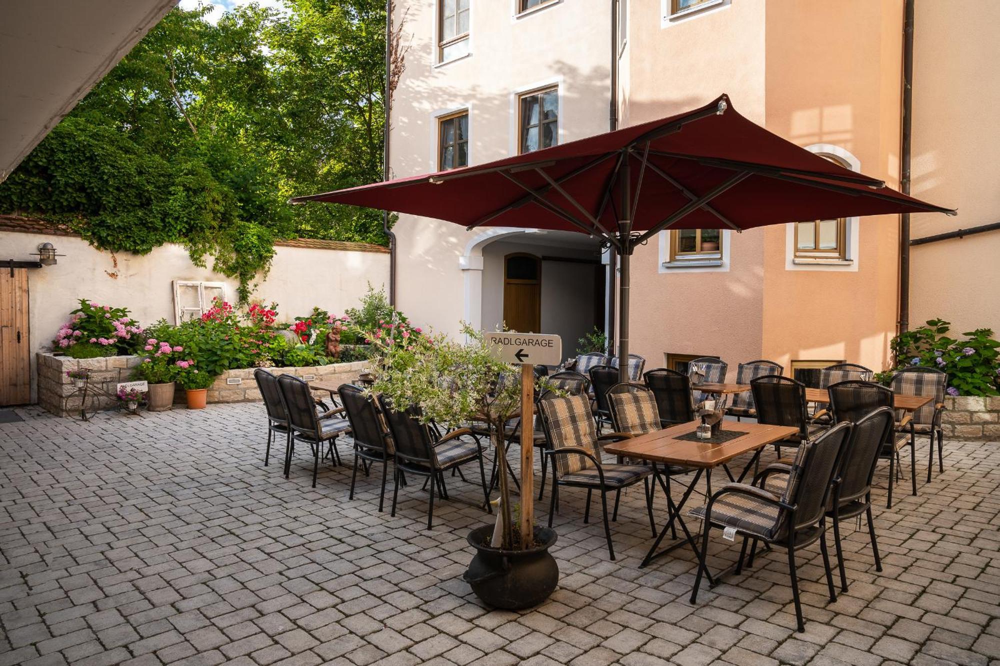Zum Dallmayr Hotel Garni Berching Kültér fotó